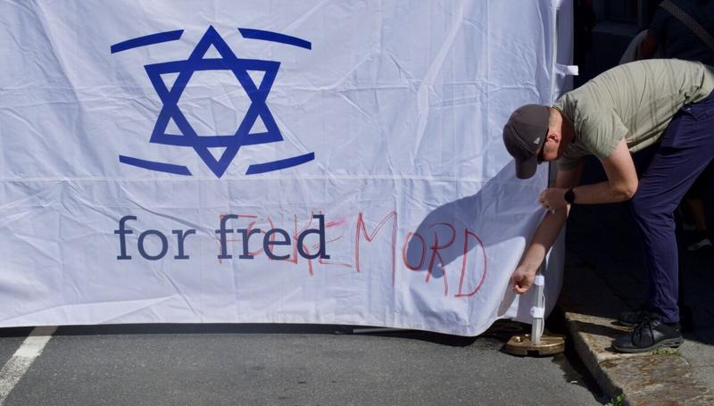 Khateebs flaue sprittusj-aktivisme kan vaskast vekk. Narsissismen bak verkar meir permanent