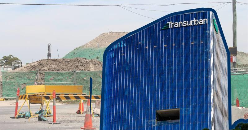 Why simple problems can persist for a long time in private toll roads