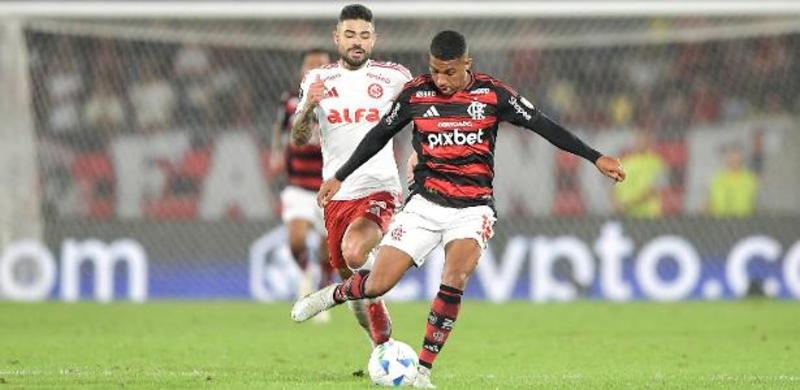 Fla joga bem, mas 'economiza' gols e corre risco no jogo de volta