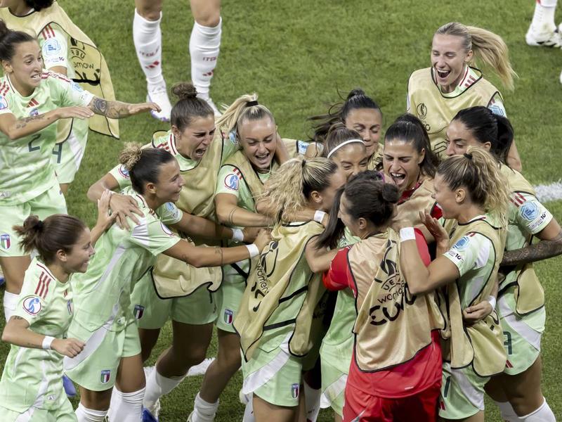 Il calcio rende omosessuali?