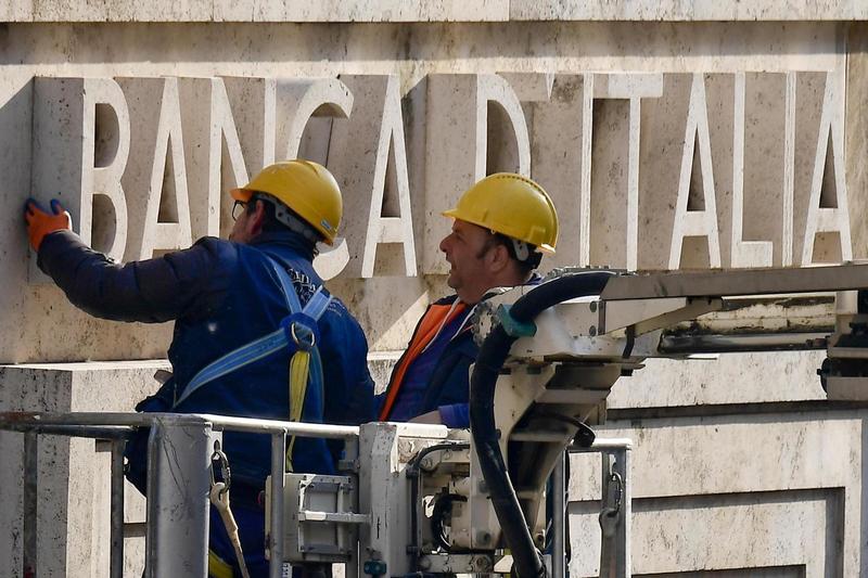 Boom del debito pubblico italiano: +18 miliardi in un mese