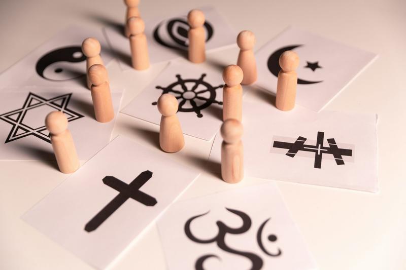 The paradox of pluralism: How college shapes students’ views of other religions