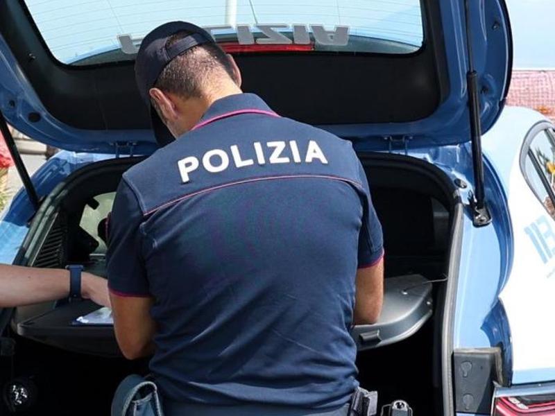 Orologi di lusso nel mirino, derubato un cittadino cinese: due gli arrestati. Ieri la rapina all'imprenditore all'Excelsior