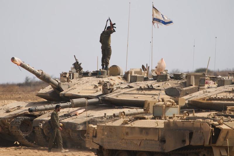 Israele, l’esercito dà il via libera all’occupazione della Striscia di Gaza