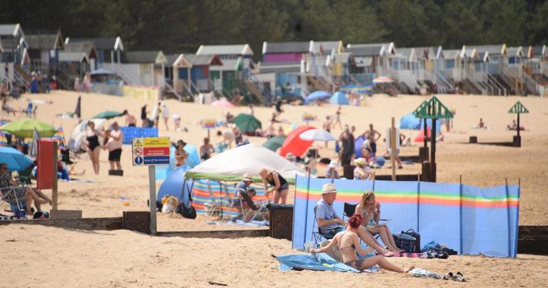 Hot weather warning extended by FIVE days as heatwave continues