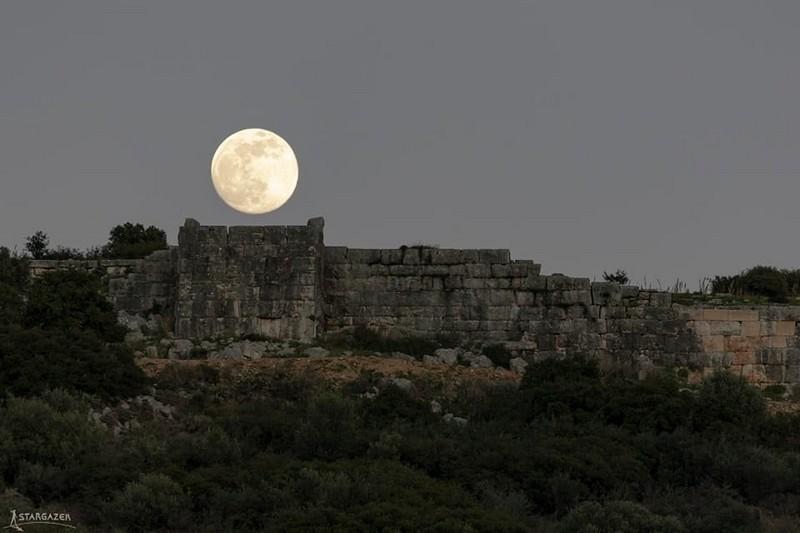 Ανήλιαγος: Ο έρωτας του βασιλιά χωρίς αυγή!