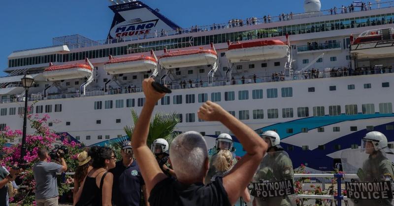 Pro-Palestinian tourist ship protests irk Greek govt