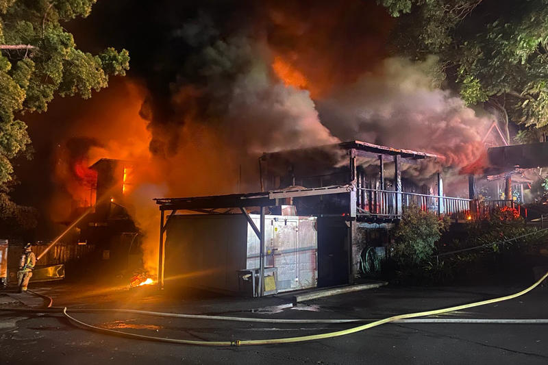 Fire destroys historic Hawaii restaurant with breathtaking views