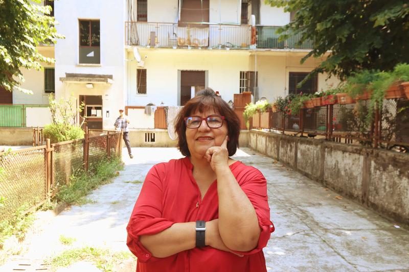 Le vedette di Giambellino, un po’ sciure e un po’ soldate: “Turni estivi per sorvegliare il quartiere, sennò ci occupano casa”