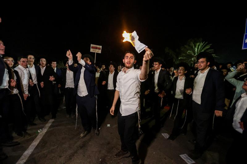 ‘Free the hostages’: Hundreds of Haredim protest outside prison holding draft evaders