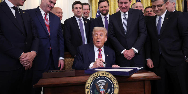 Trump’s Stablecoin Gamble