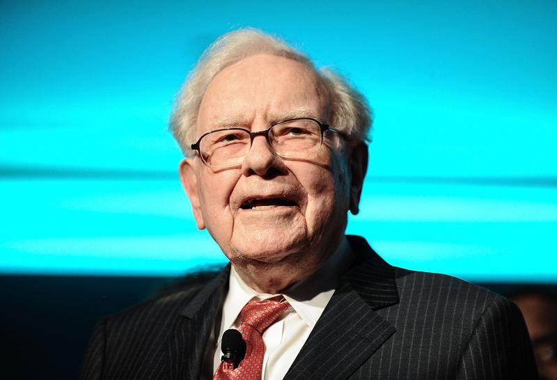 Why Warren Buffett, David Tepper And Other Top Billionaire Investors Are Piling Into Floundering UnitedHealth Stock