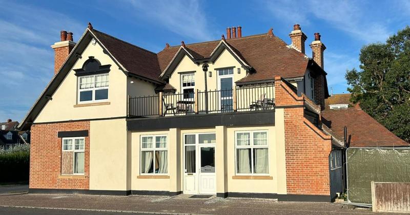 Bid to give boarded-up boozer a new lease of life given green light