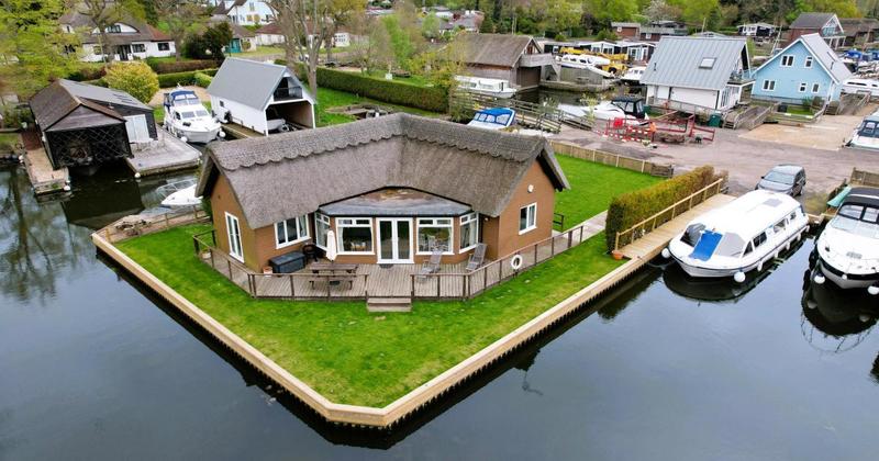 Waterside cottage on River Bure in Horning for sale at £650,000