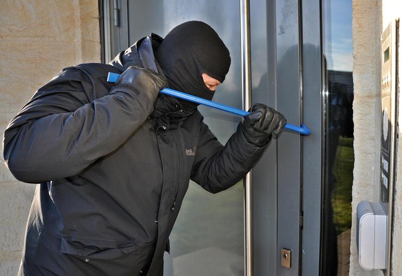 Sventato furto in un’attività commerciale del centro