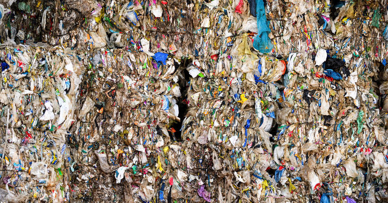 Countries race for late breakthrough in deadlocked plastic pollution talks