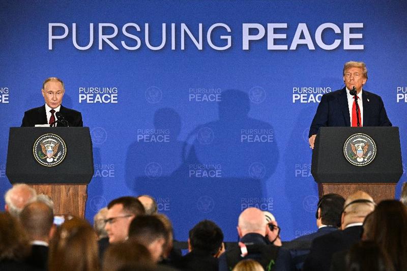 Analisi Il trionfo d'immagine per Putin, lo scaricabarile di Trump
