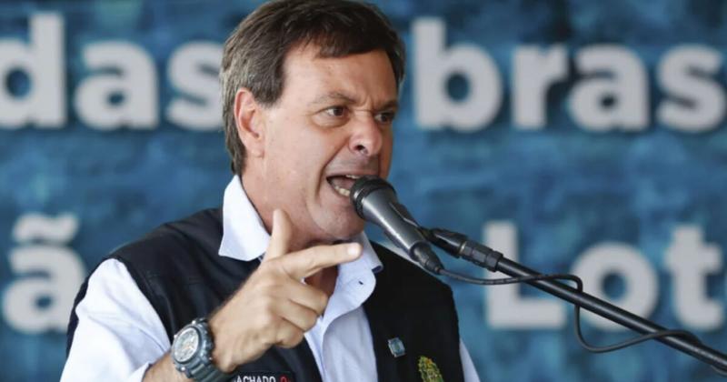Ex-ministro de Bolsonaro abre fogo contra Valdemar por Senado em Pernambuco