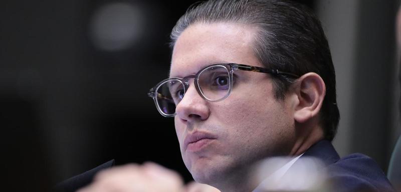 Motta, centrão e guerra híbrida: a rachadinha como arma de pressão