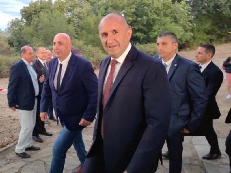 Президентът: Тези, които похитиха Конституцията, подкопават демократичната конструкция и тя ще рухне върху тях