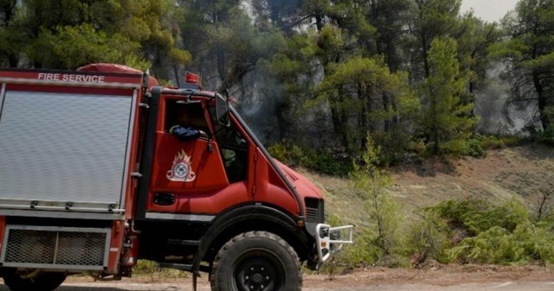 Πύρινο μέτωπο στις Μαλάδες - Επί ποδός η Πυροσβεστική!