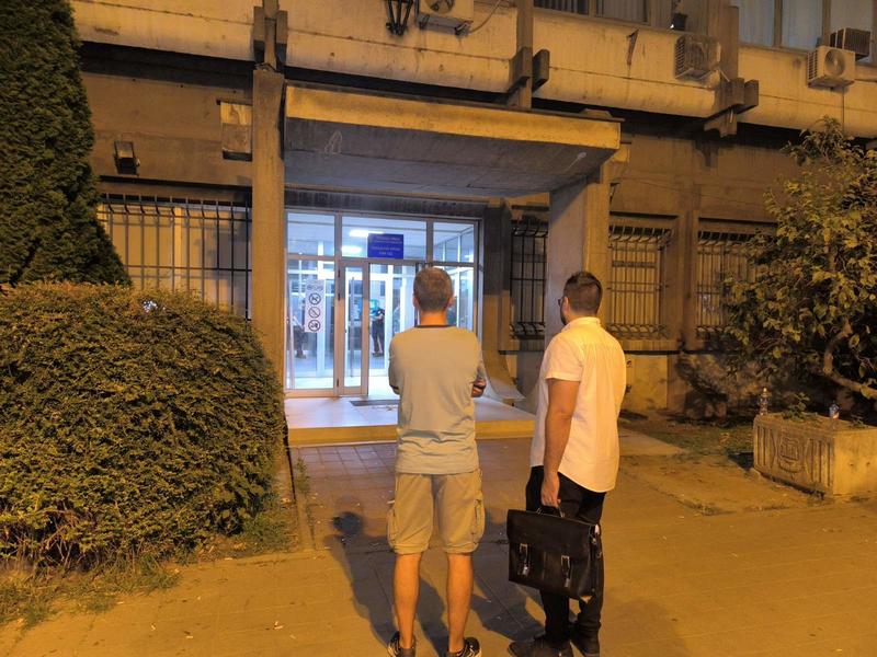 Advokatima uhapšenih u Novom Sadu policija ne dozvoljava 12 sati kontakt sa njima
