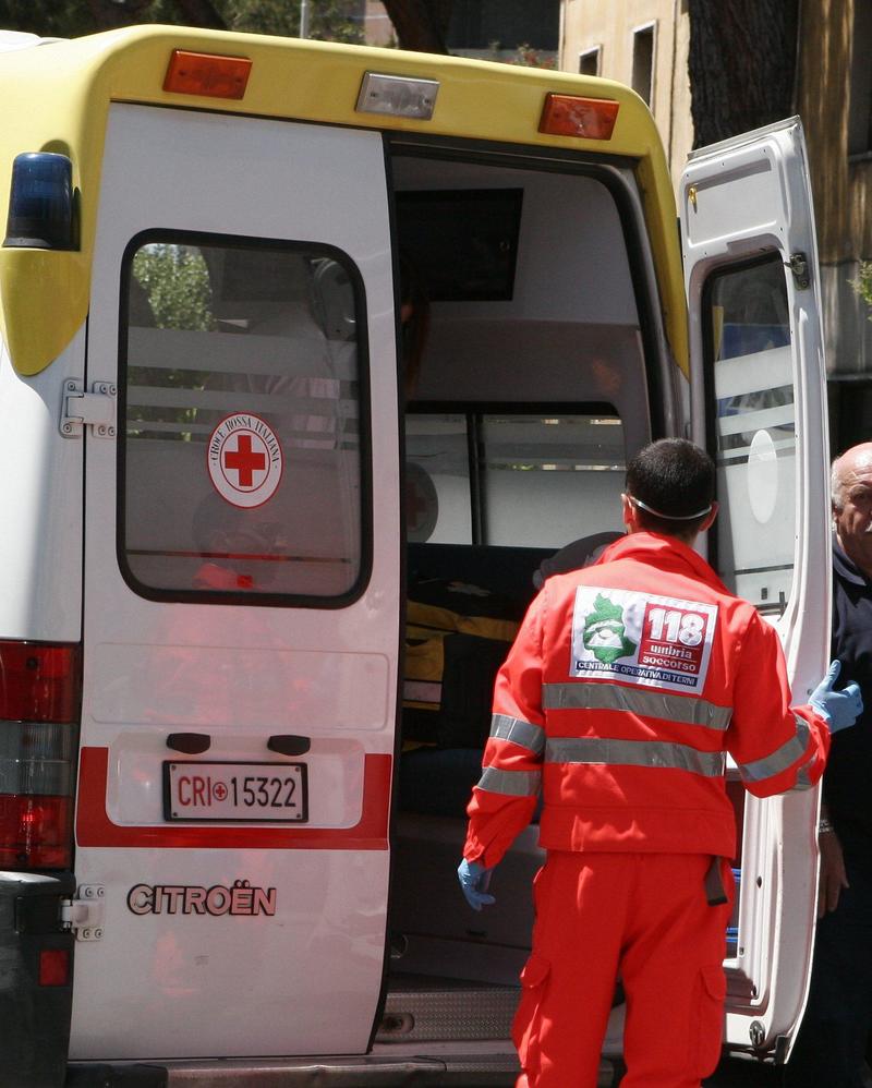 Colpo di calore, ciclista stroncato da malore in strada. Picco di sos negli ospedali