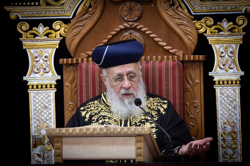 Ex-chief rabbi pans Haredi leaders for trusting ‘atheist’ Netanyahu on conscription bill