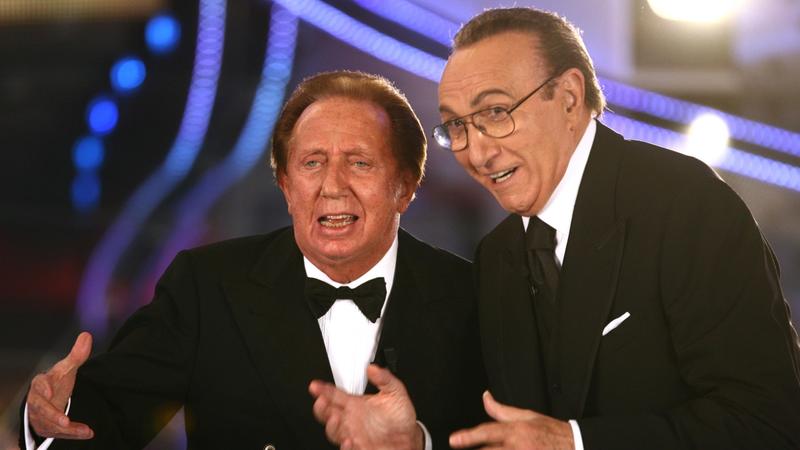 La storia di Baudo, raccontata da Baudo: «Mike? In Fininvest fu l’unico a dimostrarsi amico. E Andreotti mi disse: 