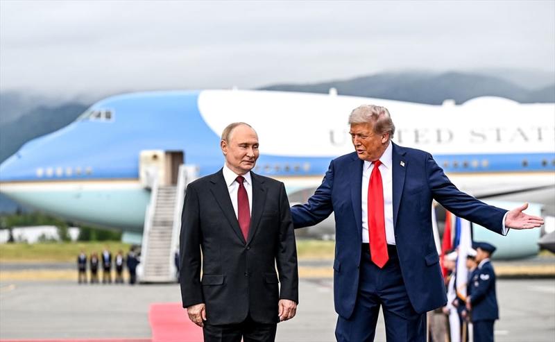 Šta piše u pismu Melanije Trump koje je Trump dao Putinu lično?