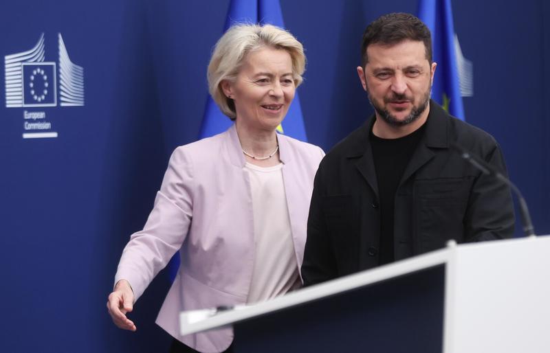 “Trump favorevole alla cessione del Donbass”. E se convince Zelensky organizzerà un trilaterale con Putin