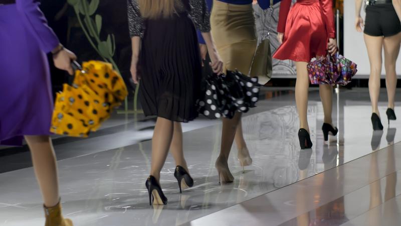 Annuncio sospetto per la ricerca di modelle: indagini