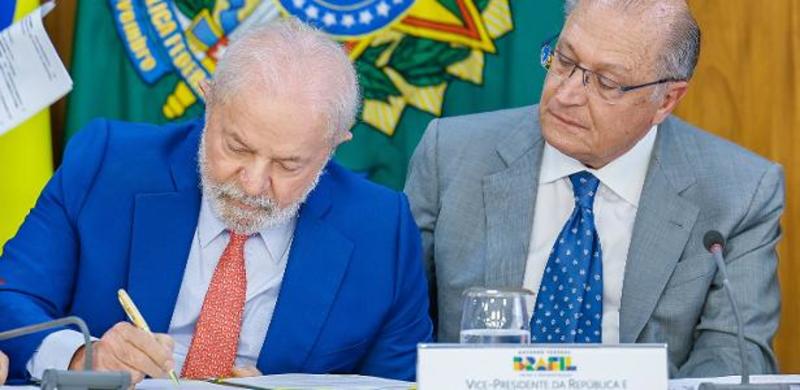 Alckmin e empresários buscam acordos com México após tarifaço de Trump