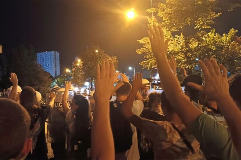 Zborovi Novog Sada najavili novi protest u tom gradu: “Večeras čistimo”,Borba traje, sloboda se ne odlaže. Cela nacija protiv ćacija“