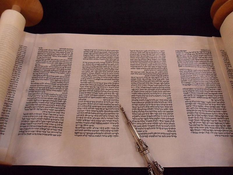 Battle on the bimah