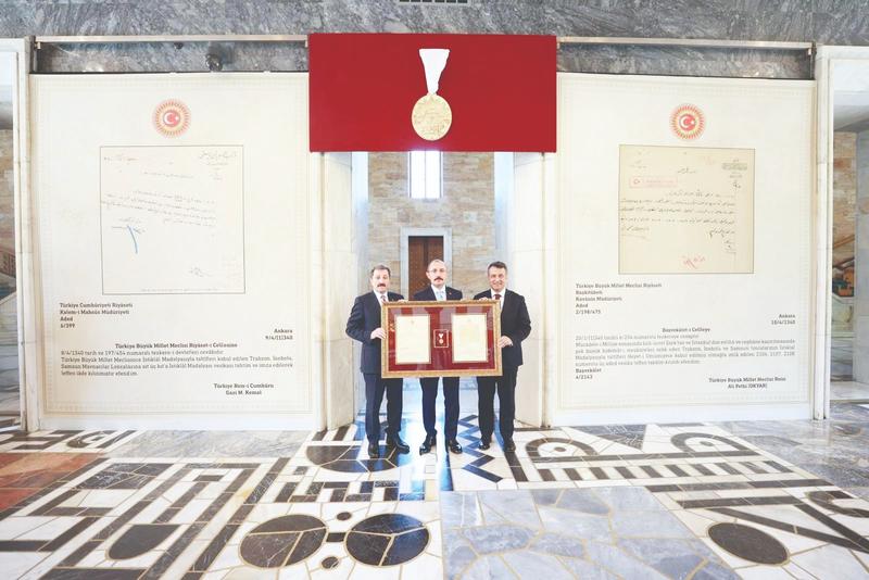 Necdet Uzun yazdı: Fotoğraf karesinde ölümsüzleşenler...