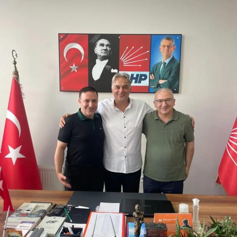 Üç Adaydan İkisi Çekildi, Biri Rakipsiz Kaldı!