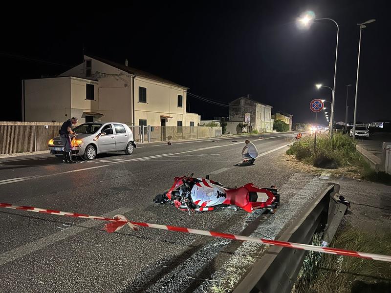 Auto contro moto, ferito un 44enne. Terzo incidente nello stesso punto