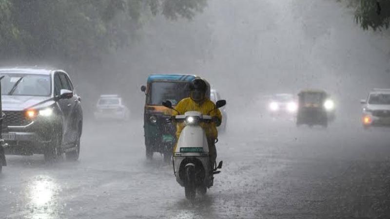 Amid inclement weather, officials rule out flood threat in J&K