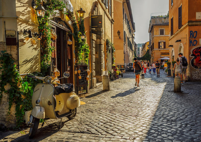Dolce vita /					 													 						Is Italy really doing better than Britain?
