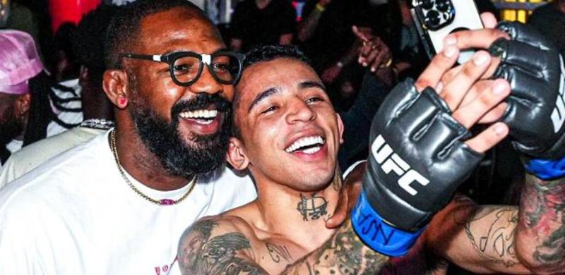 Bebida e cigarro fazem de Carlos Prates o anti-herói que o UFC precisava
