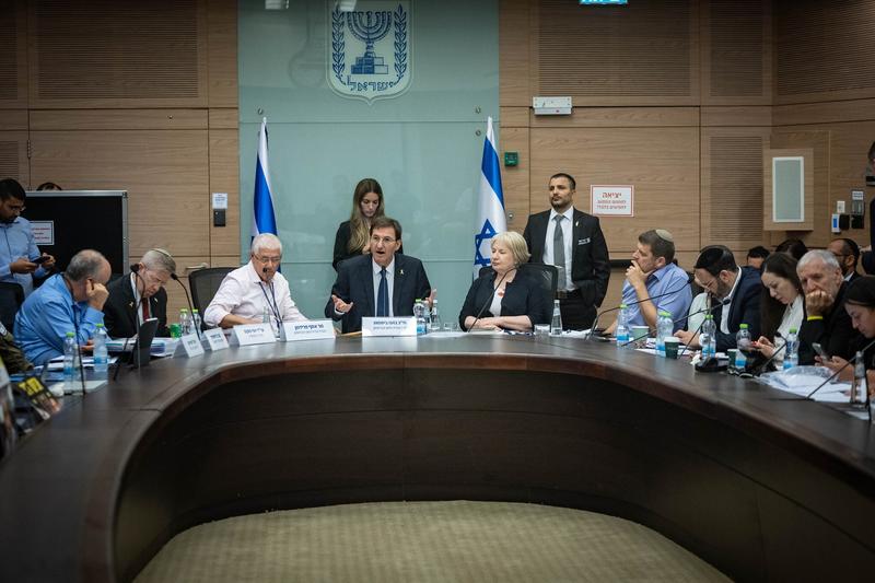Knesset panel narrowly extends emergency reservist call-up in recess meet