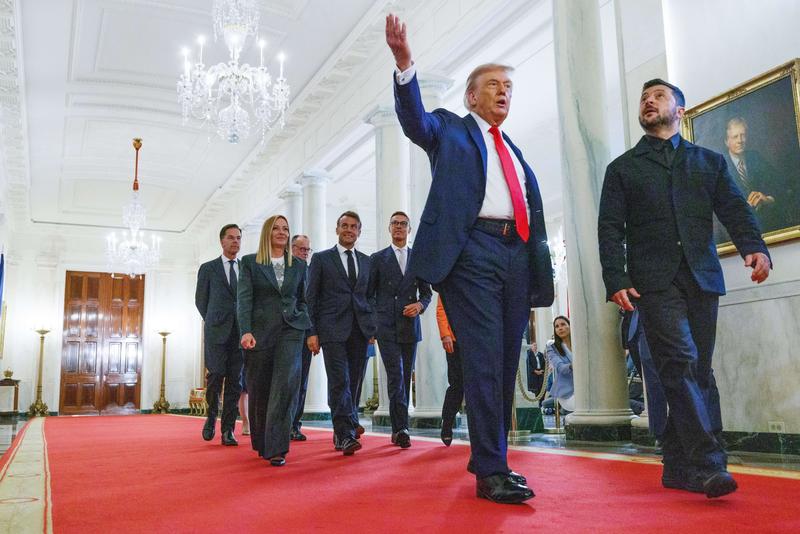 Vertice per l’Ucraina, Trump: “Sarà pace duratura”. La promessa: garanzie per Kiev /