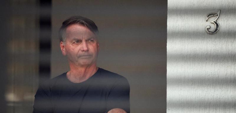 Bolsonaro estica a corda e atrapalha a direita