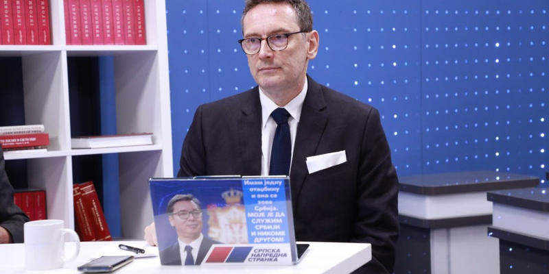 Kolumna Dragutina Matanovića: Na Zapadu 