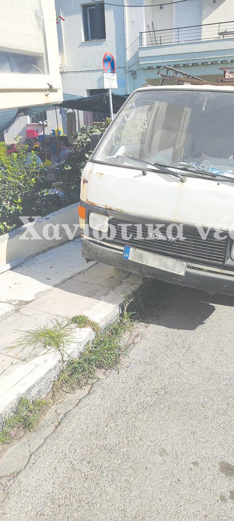 Πεζοδρόµια µονίµως κατειληµµένα