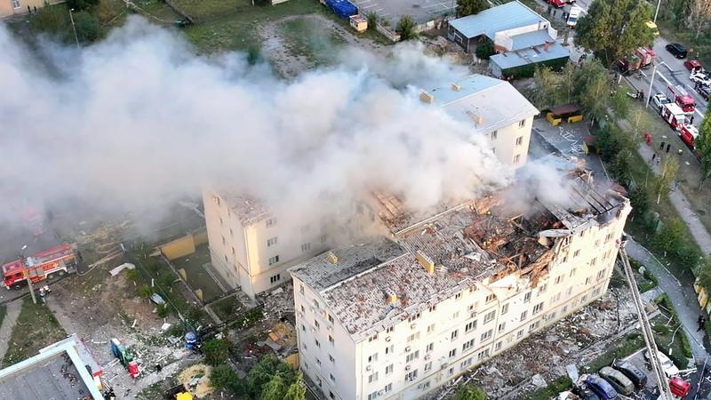 Zelensky in equilibrio: «Costruiamo il futuro dell'Ucraina, gli alleati sono compatti». Monta l'ansia sul Donbass