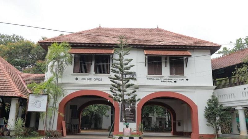 ആണുങ്ങൾക്ക് വിരളമായേ പ്രവേശനമുളളൂ, ഞങ്ങൾ പെൺകുട്ടികൾ തന്നെ 'മുണ്ടുംമടക്കിക്കുത്തി' ഇറങ്ങുകയാണ് പതിവ്