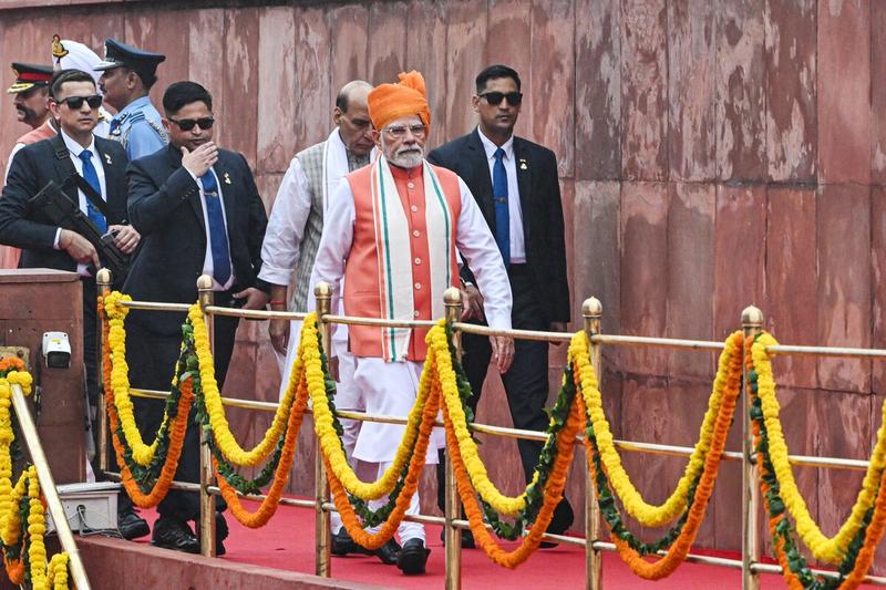 Navarro Reminds Modi of America’s Exorbitant Privilege