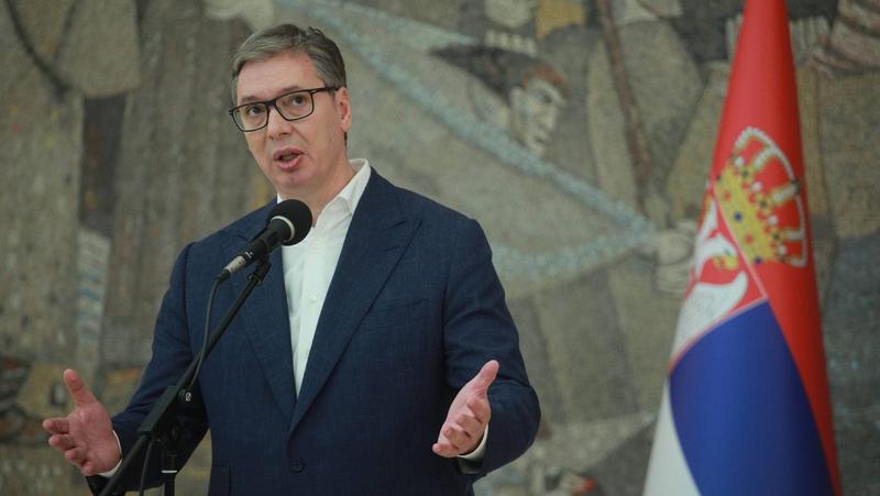 Francuski „Mond“: Vučić primenjuje „strategiju straha“ uz huligane na ulicama